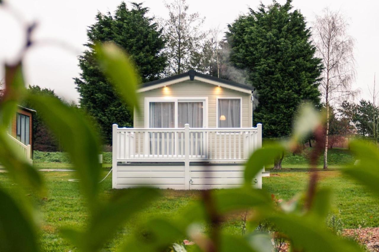 Yew Tree With Hot Tub Lodge York